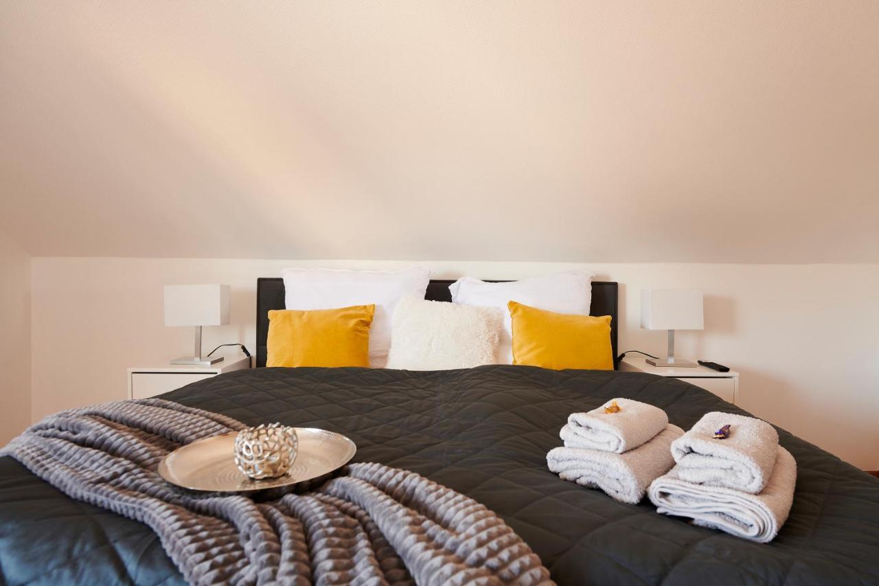 Grosszuegig & Stilvoll Parkplatz ,Ruhige Lage, 5 Personen, Langzeit Apartment Paderborn Bagian luar foto