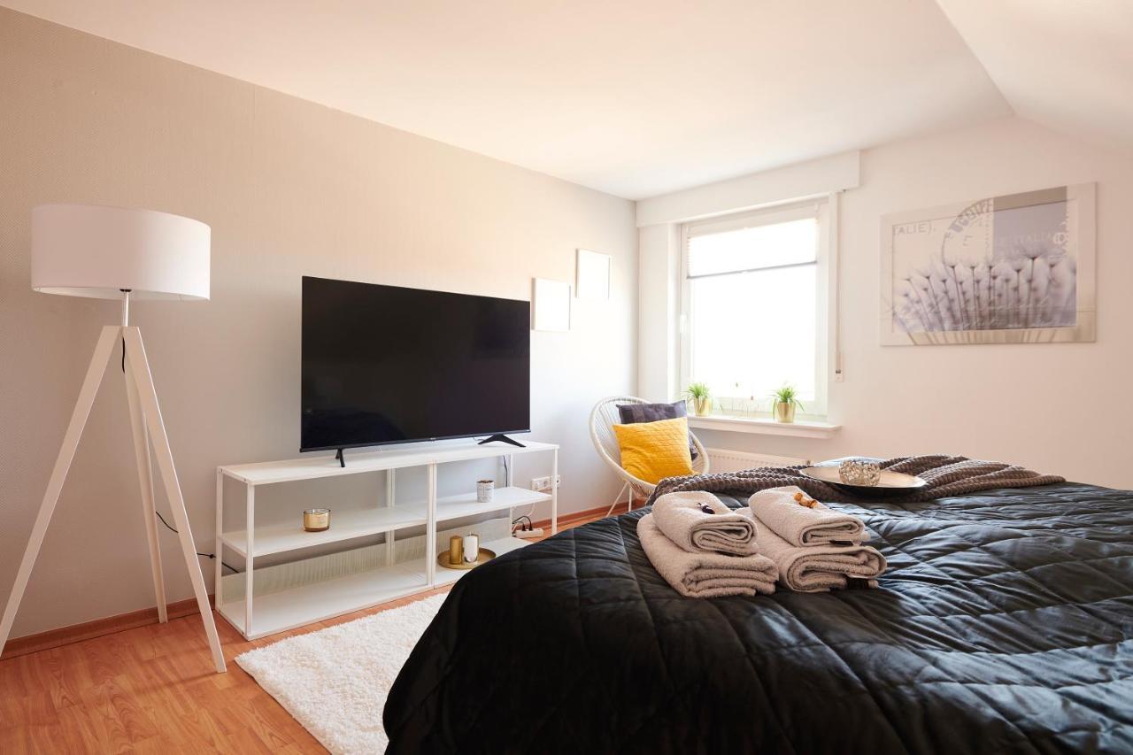 Grosszuegig & Stilvoll Parkplatz ,Ruhige Lage, 5 Personen, Langzeit Apartment Paderborn Bagian luar foto